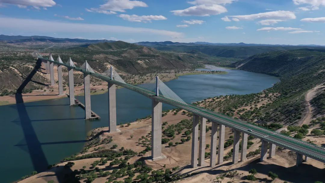 建成通車 | 世界最高、跨徑最大的PC梁多矮塔斜拉橋—中交路建西拉沐淪河特大橋正式通車！